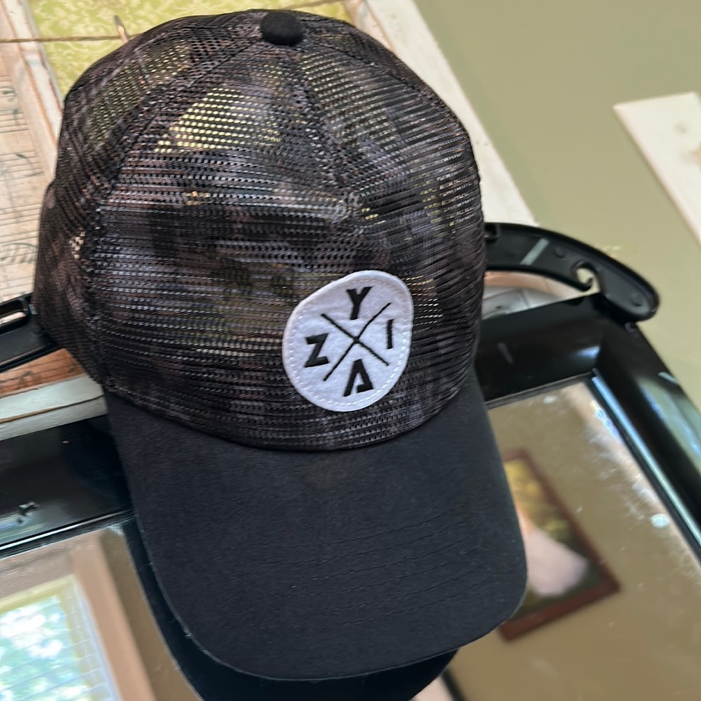 Zyia black camo mesh truck cap